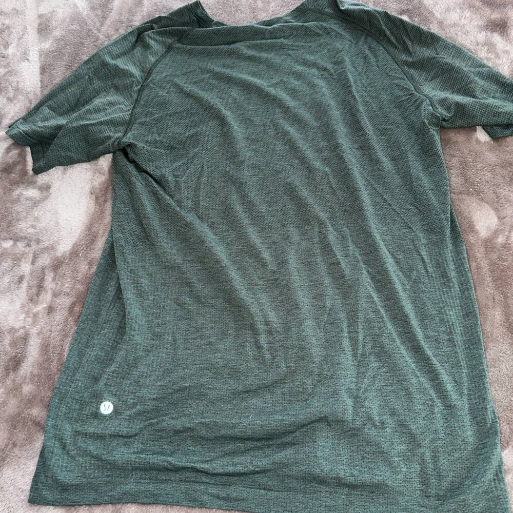 mens lululemon shirt